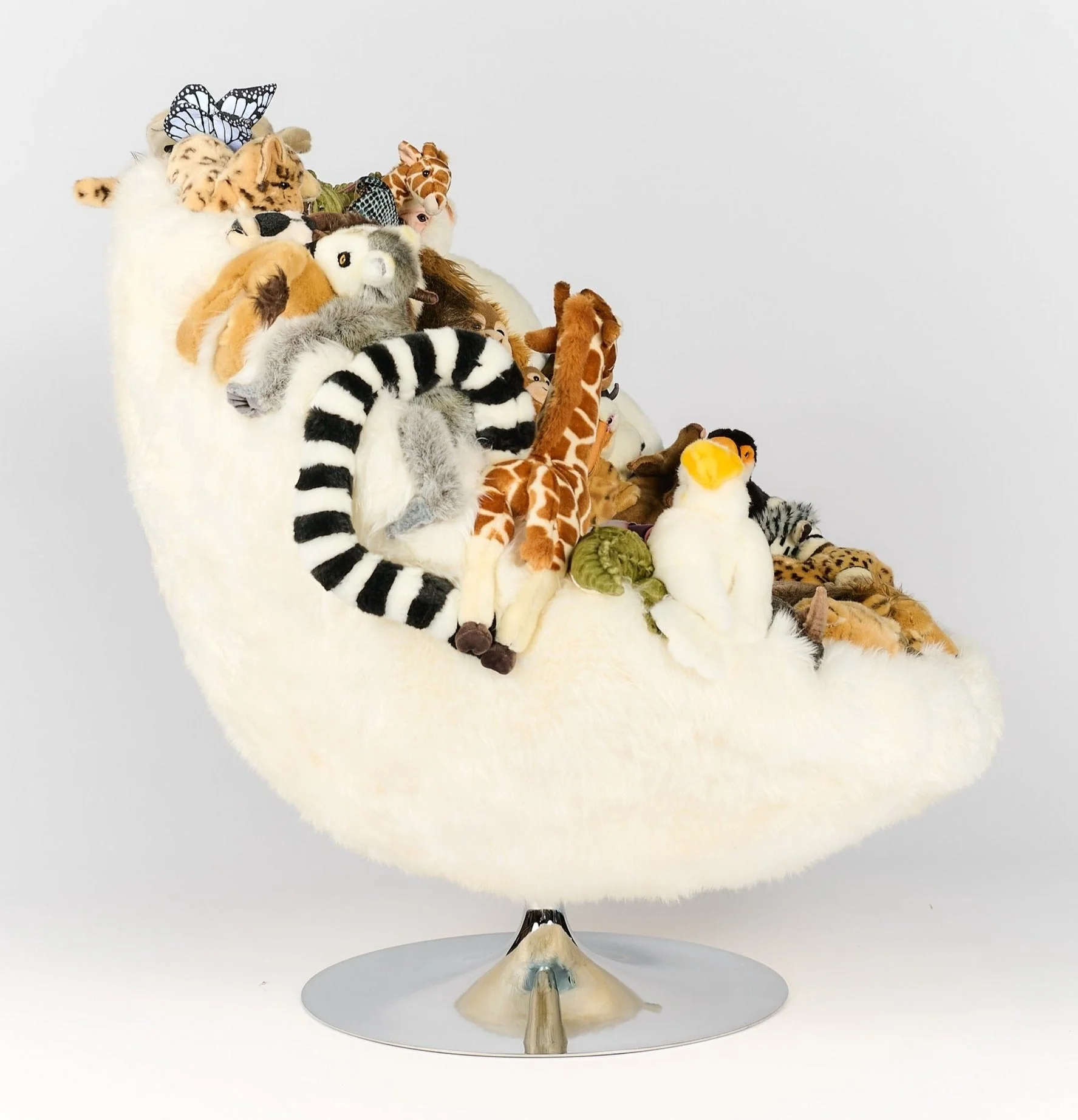 Africa Lounge Chair by AP Collection - Image 4