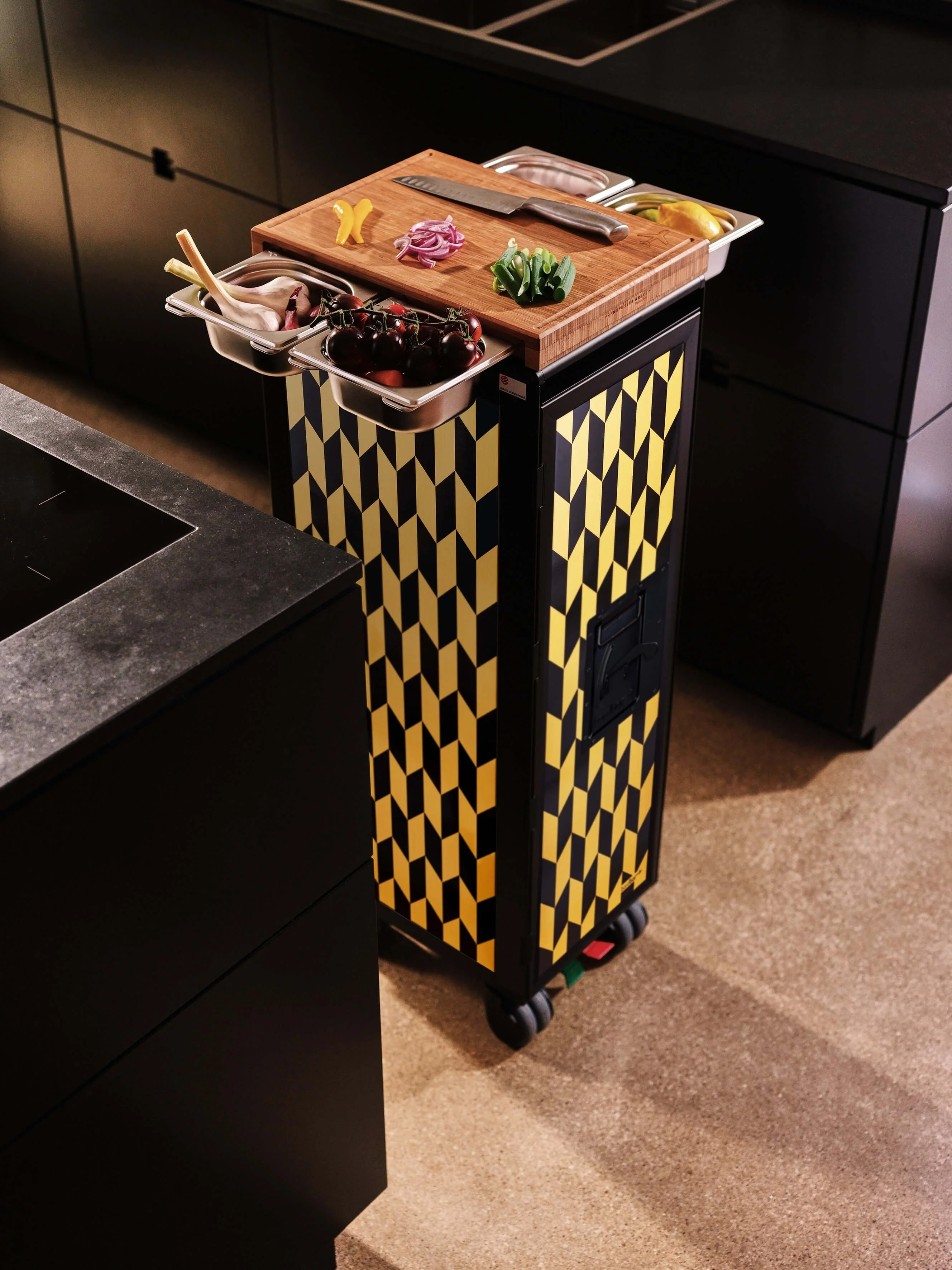 Aurum Airplane Trolley Black Edition by Bordbar - Image 3