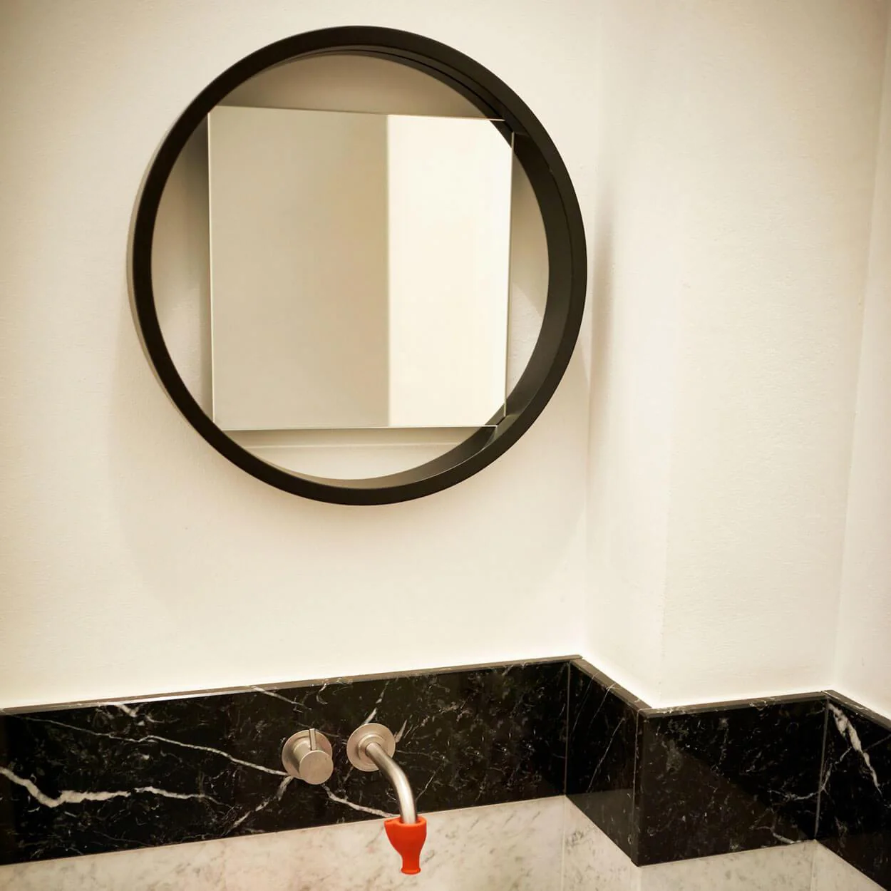Benno Mirror by Spectrum Design - Image 5
