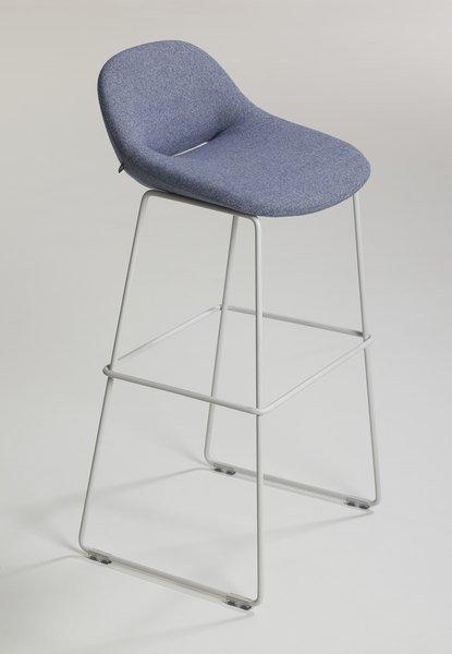 Beso Sled Base Stool by Artifort - Image 4