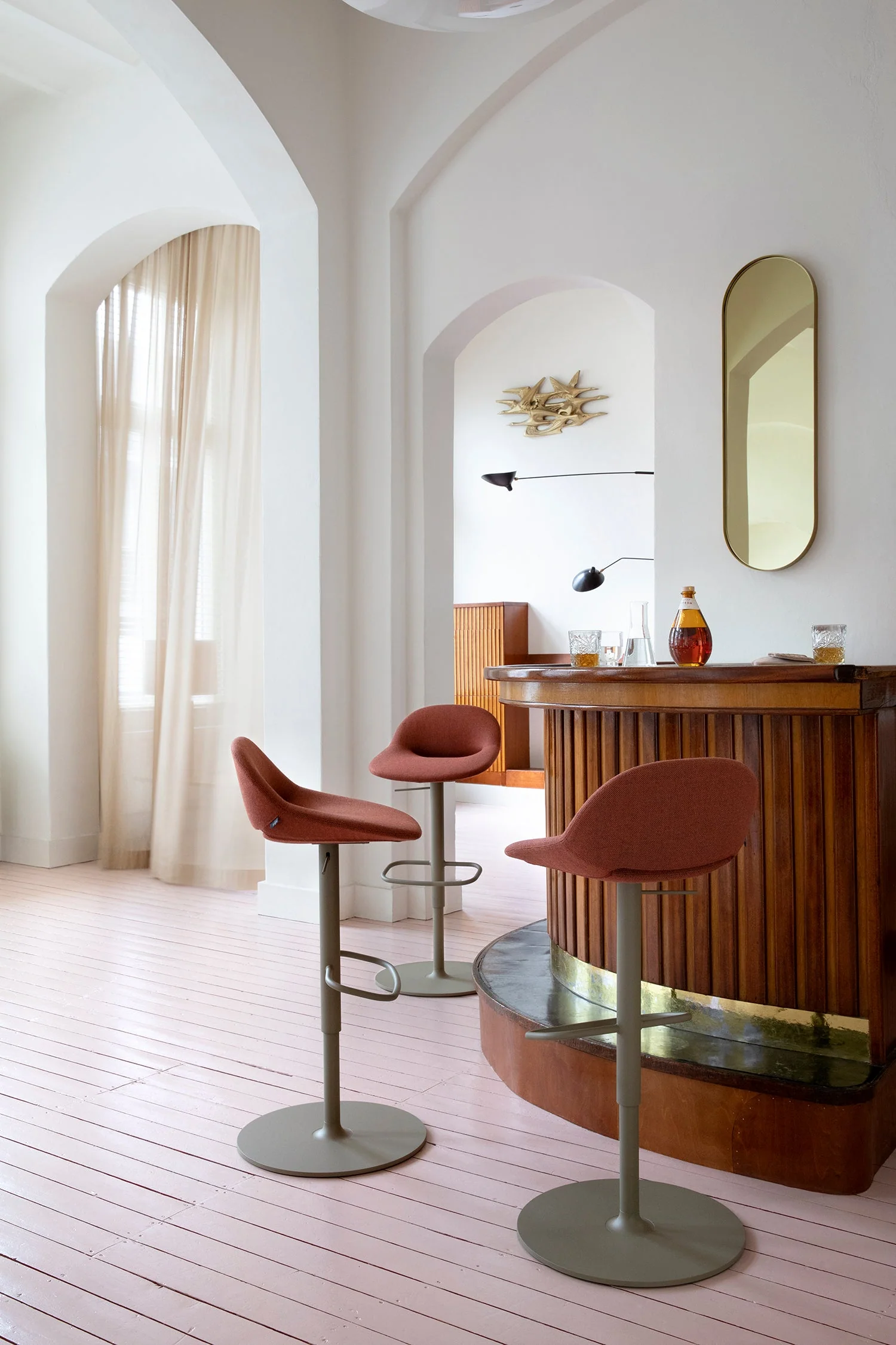 Beso Swivel Stool by Artifort - Image 9