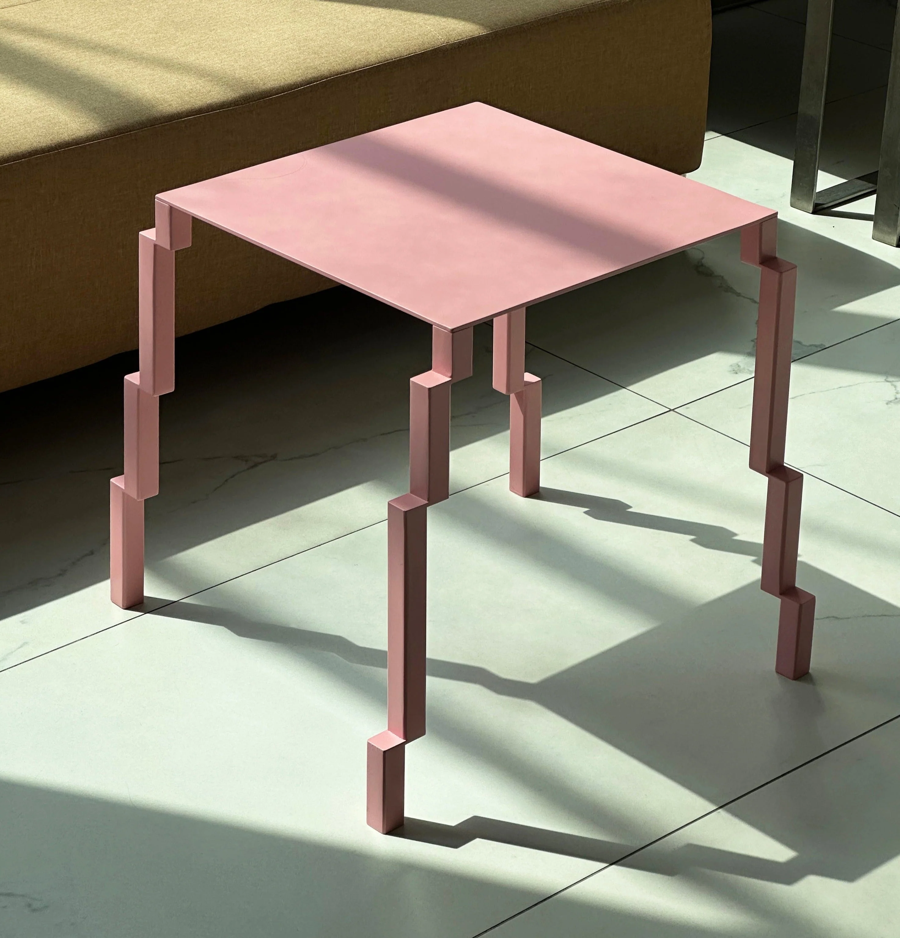 Bug 4040 Side Table by Oitoproducts - Image 9