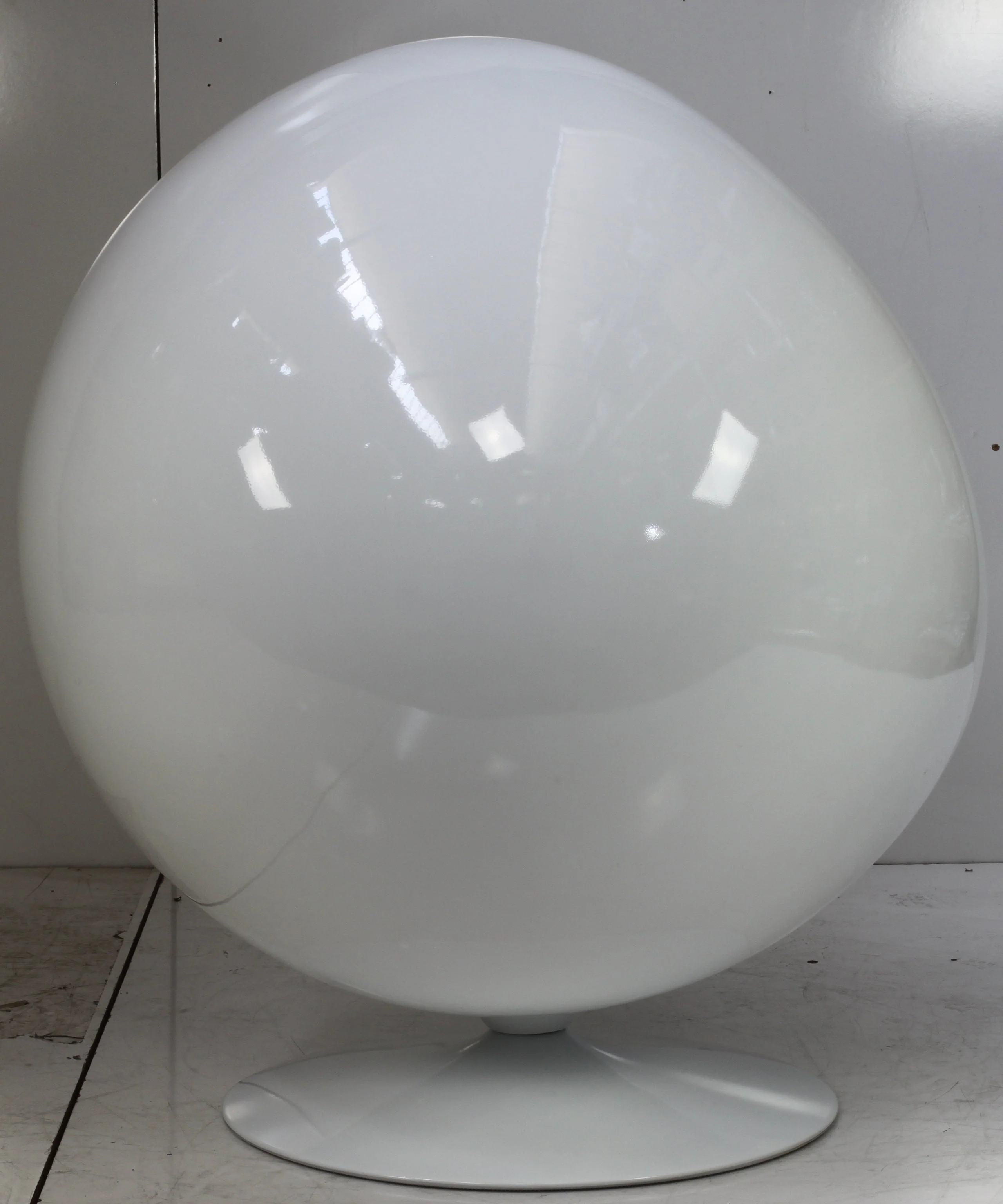 Eero Aarnio Ball Chair - Image 10