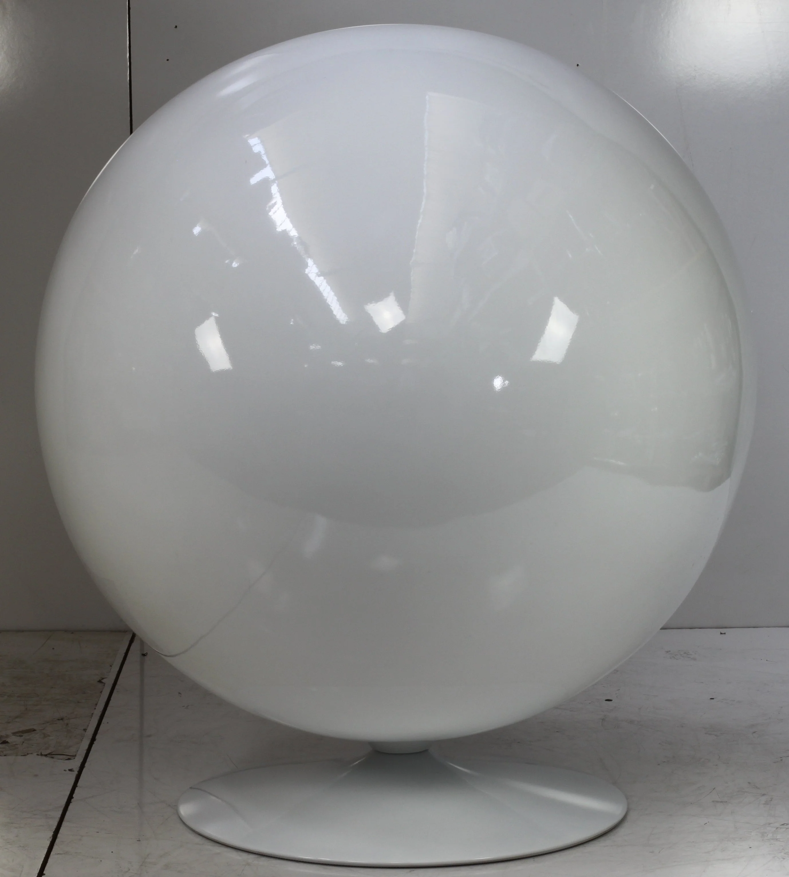 Eero Aarnio Ball Chair - Image 11