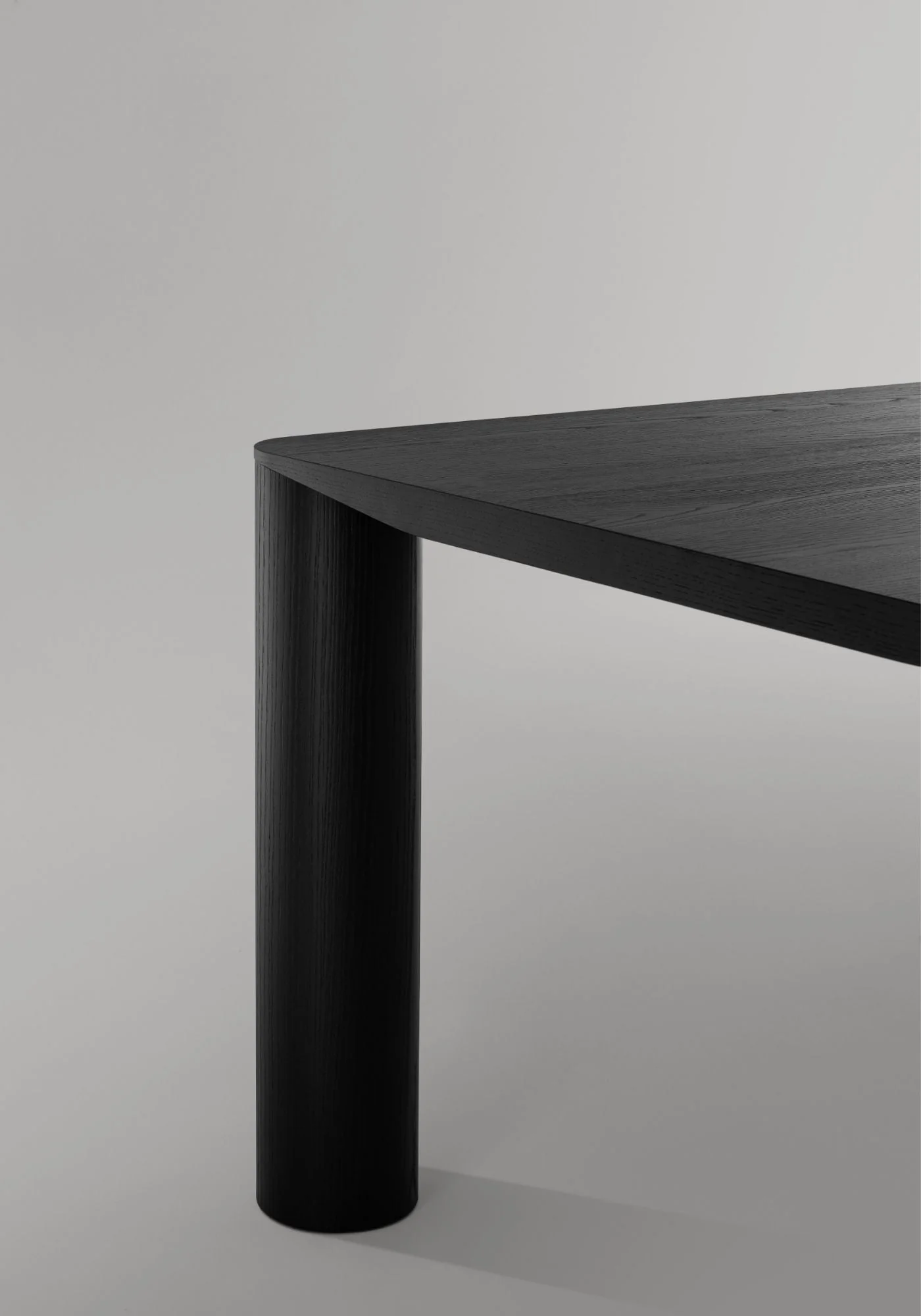 Eggen Dining Table by Midj - Image 5