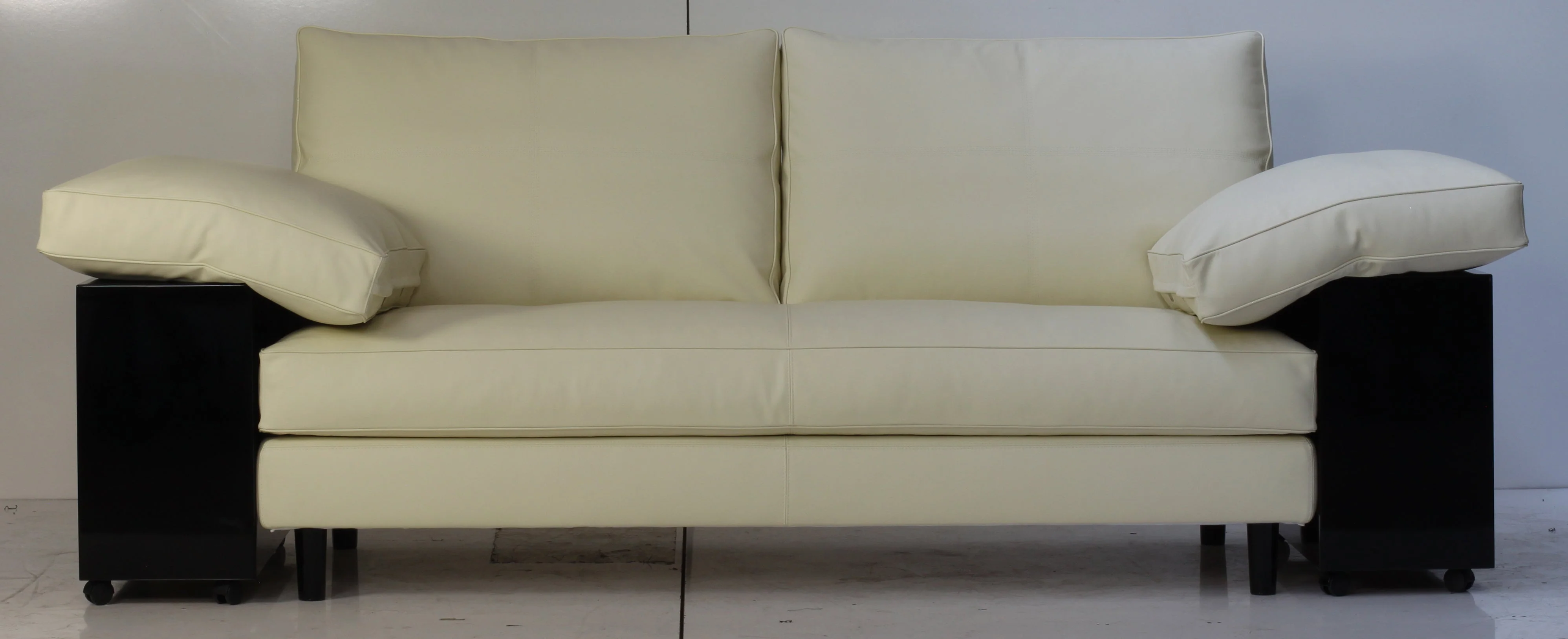 Eileen Gray Lota Sofa - Image 6