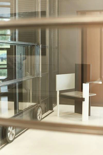 Gerrit Rietveld Berlin Chair - Image 6