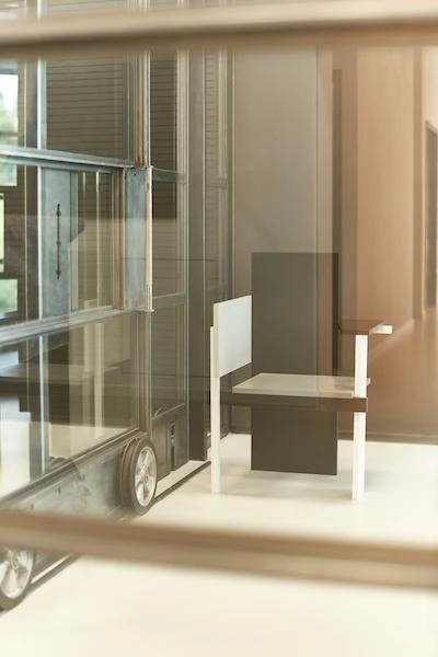 Gerrit Rietveld Berlin Chair - Image 7