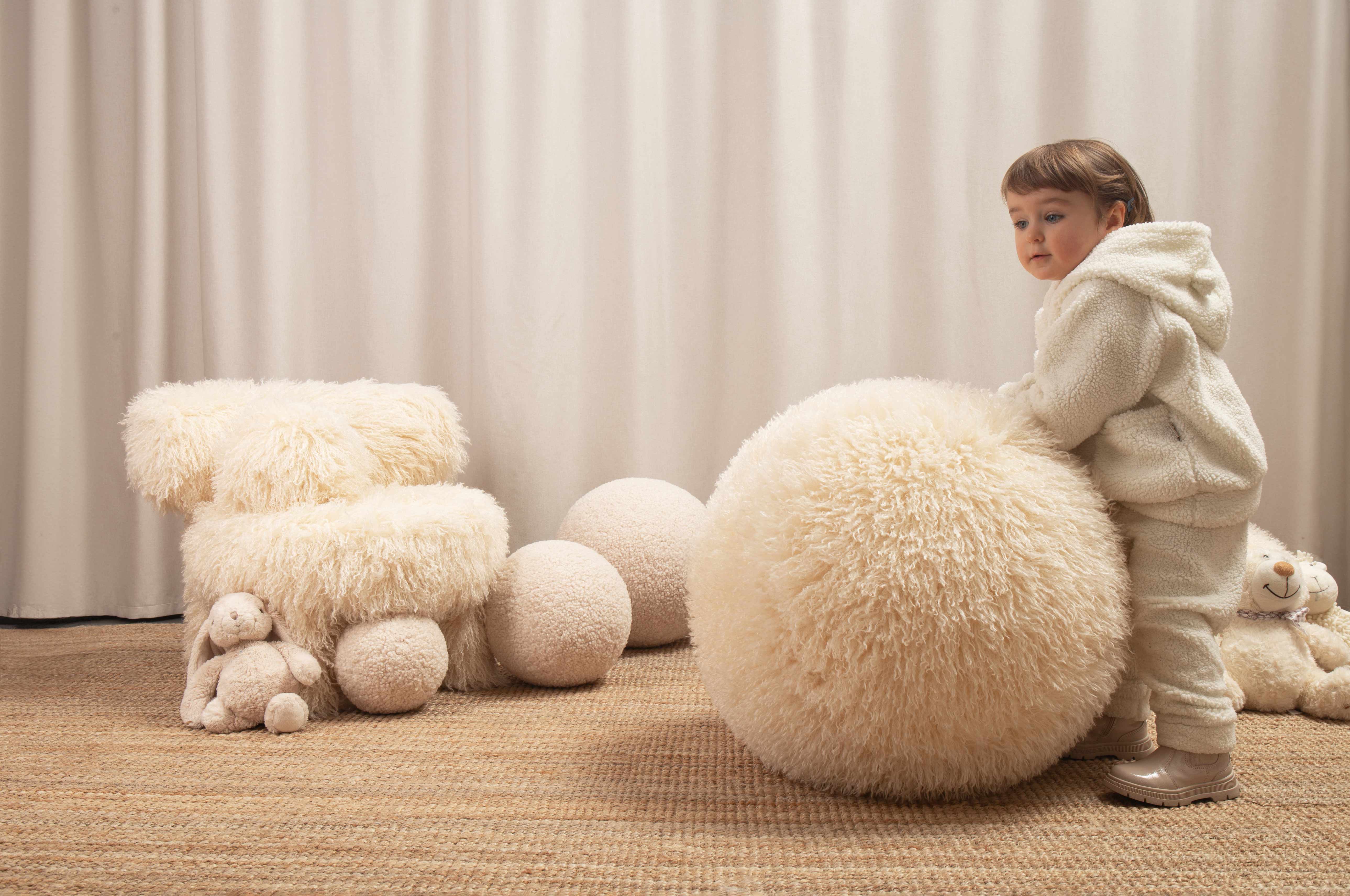 Gropius Baby Spheric Ottoman Fluffy Edition by Noom - Image 2
