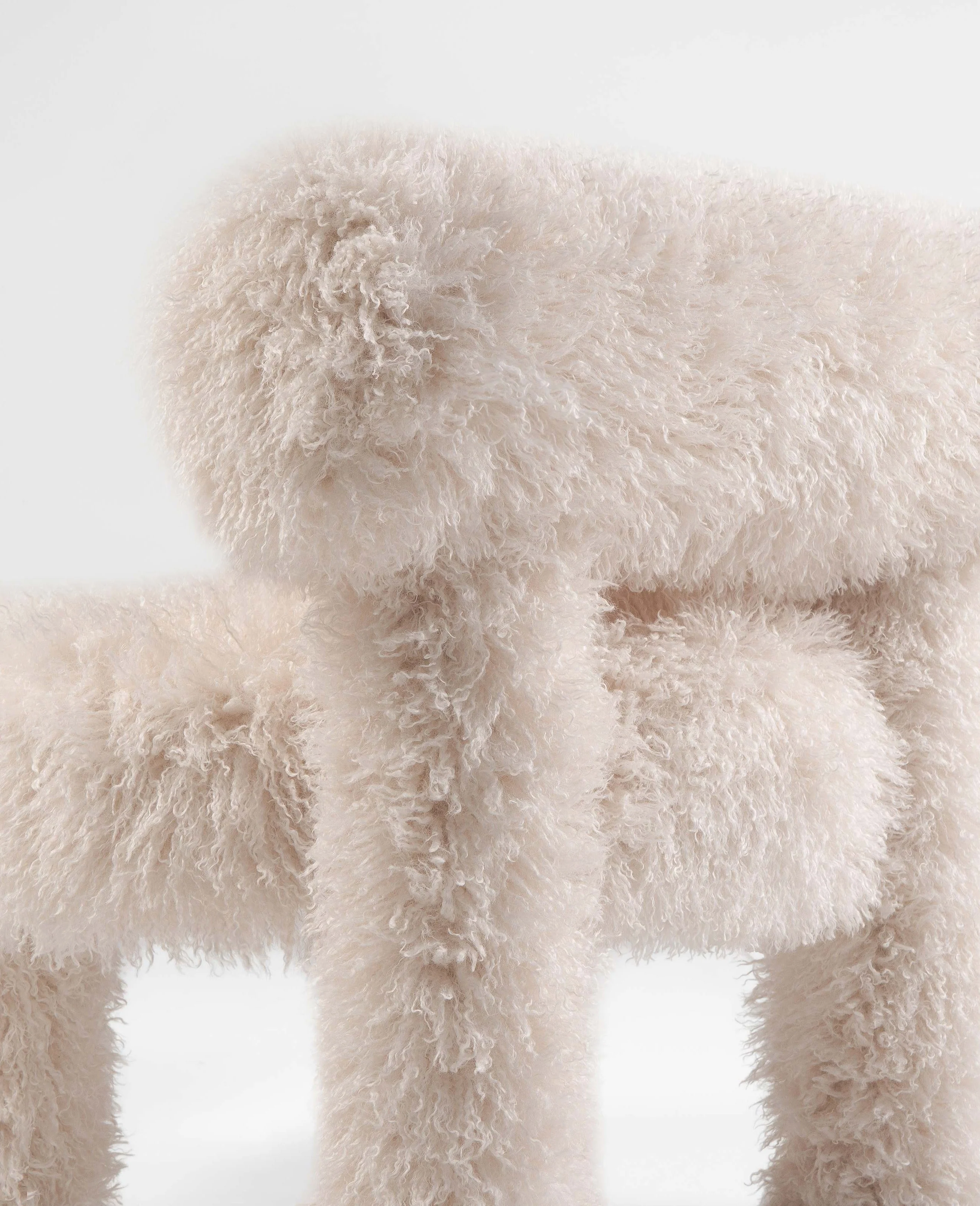 Gropius Low Chair CS1 Fluffy Edition by Noom - Image 4