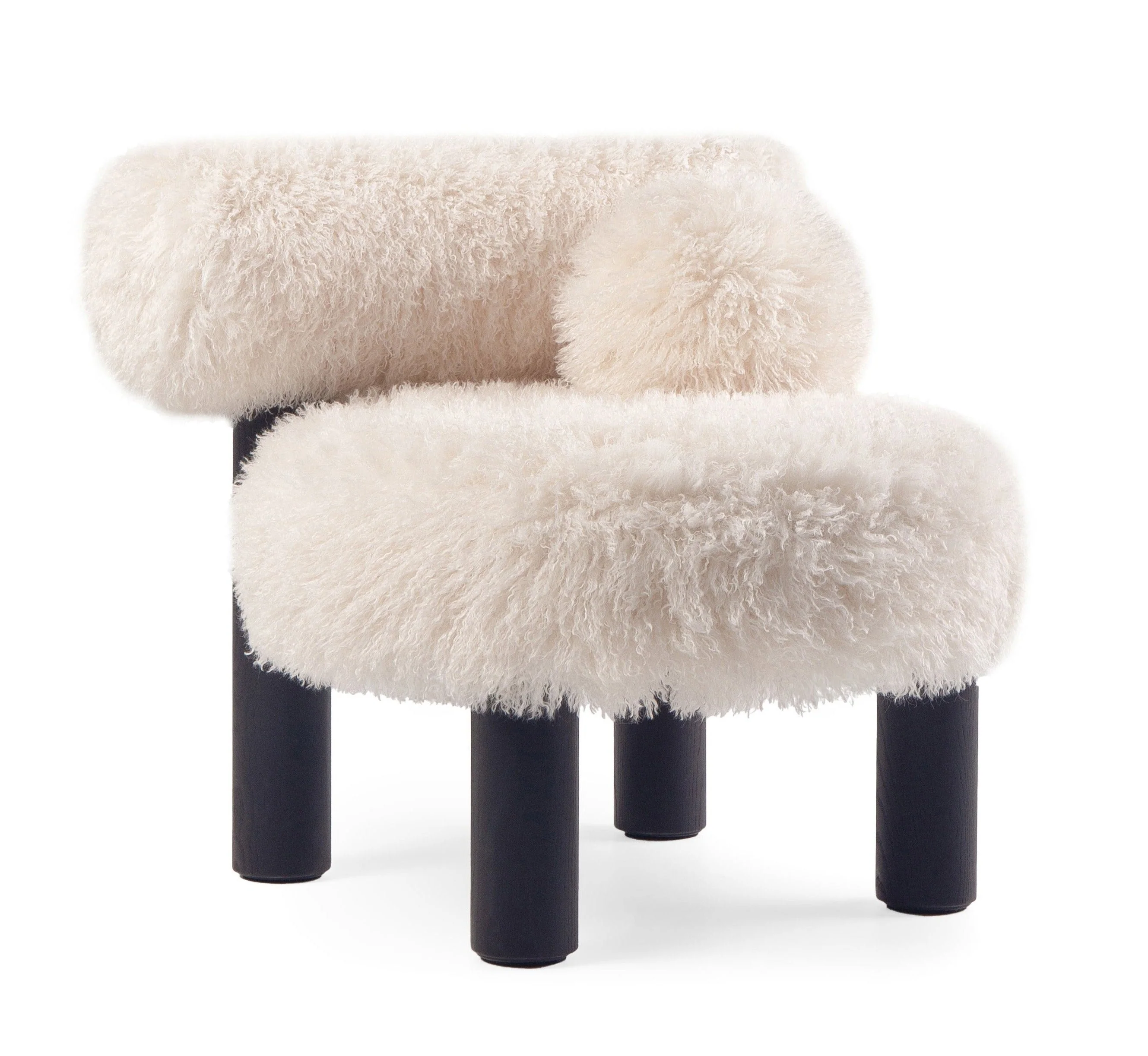 Gropius Low Chair CS2 Fluffy Edition by Noom