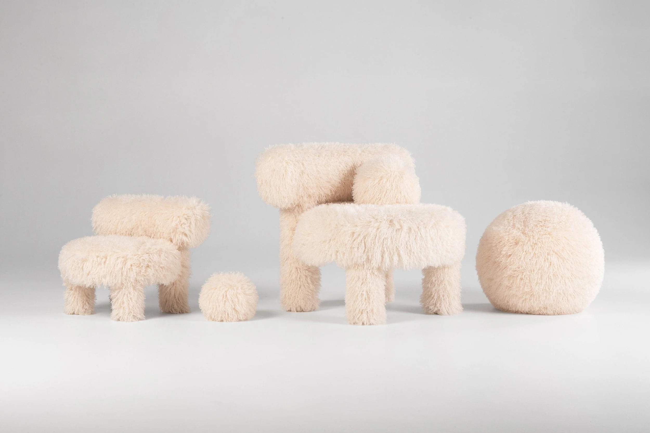 Gropius Spheric Ottoman Fluffy Edition by Noom - Image 2