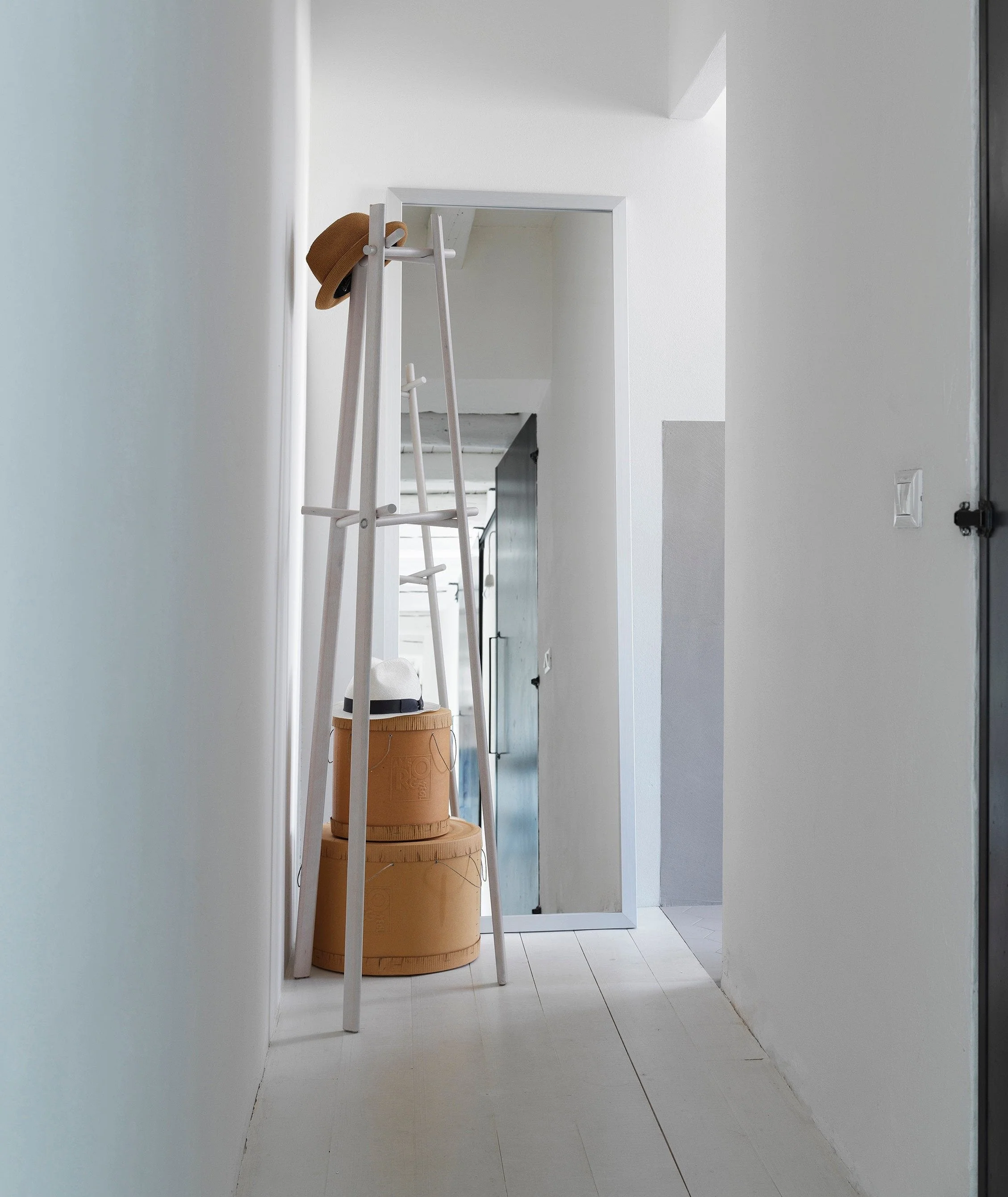 HCB Coat Stand by Horm - Image 8