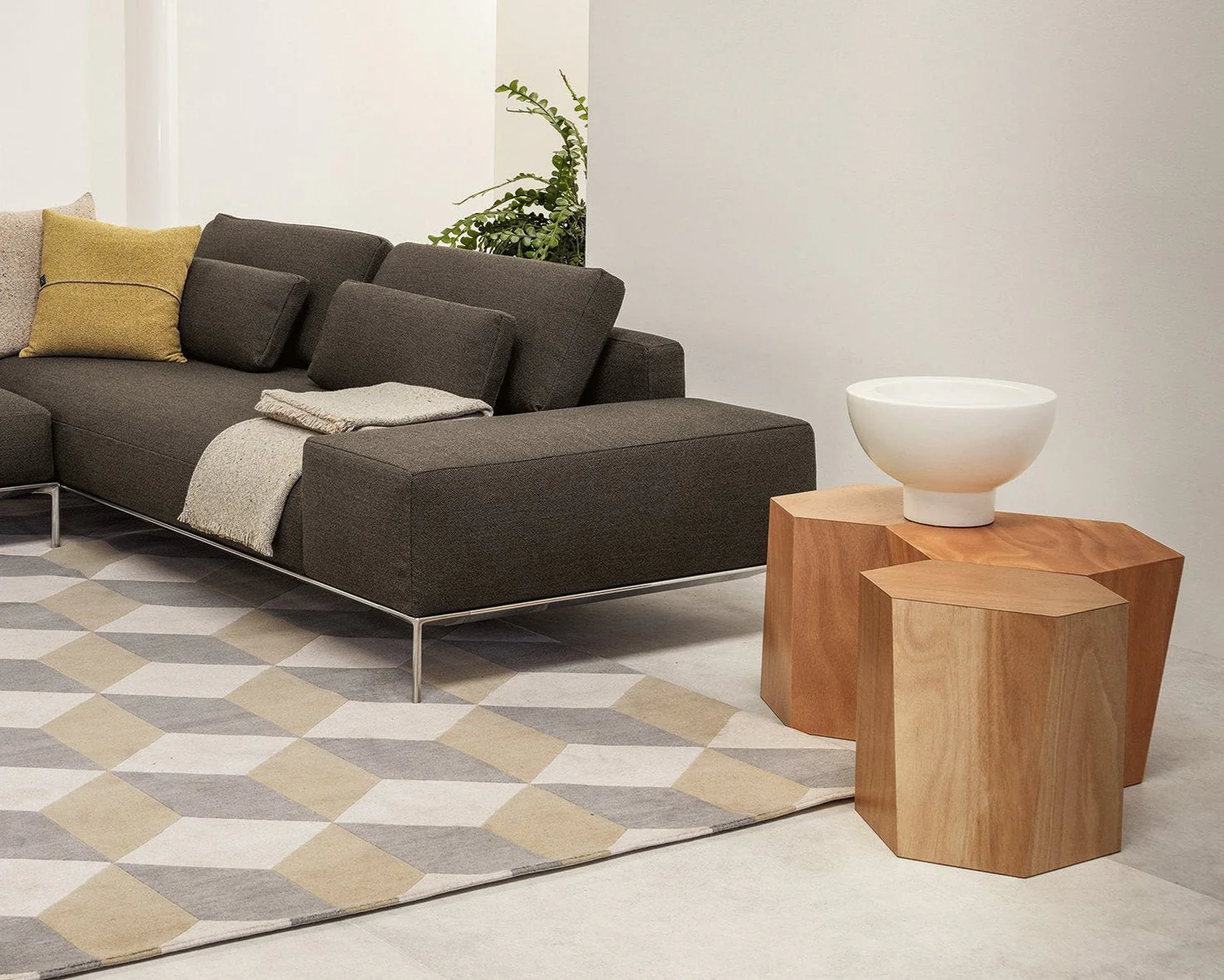 Hexagon Side Table by Horm - Image 15