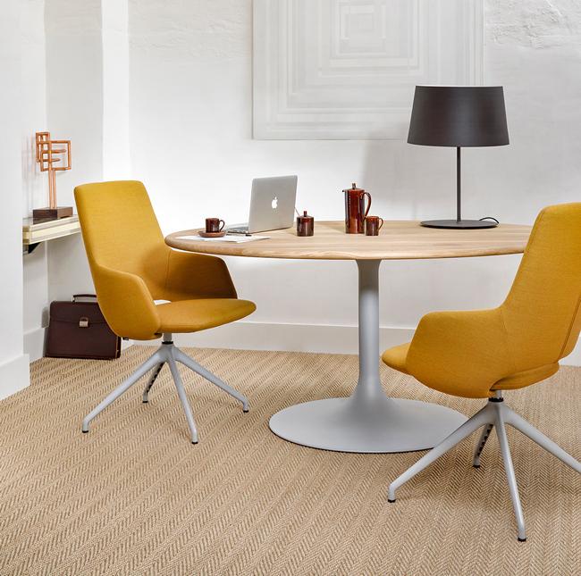 Jima Highback Chair with Swiveling Star Base by Artifort - Image 6