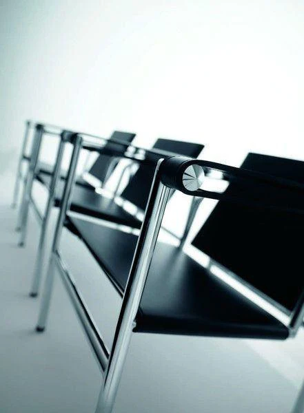 Le Corbusier Basculant Sling Chair (LC1) - Image 3