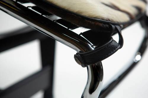 Le Corbusier Chaise Lounge in Pony (LC4) - Image 14
