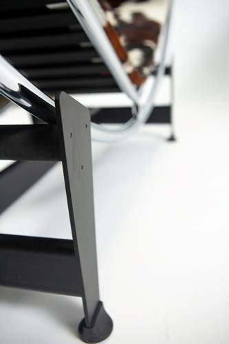 Le Corbusier Chaise Lounge in Pony (LC4) - Image 6