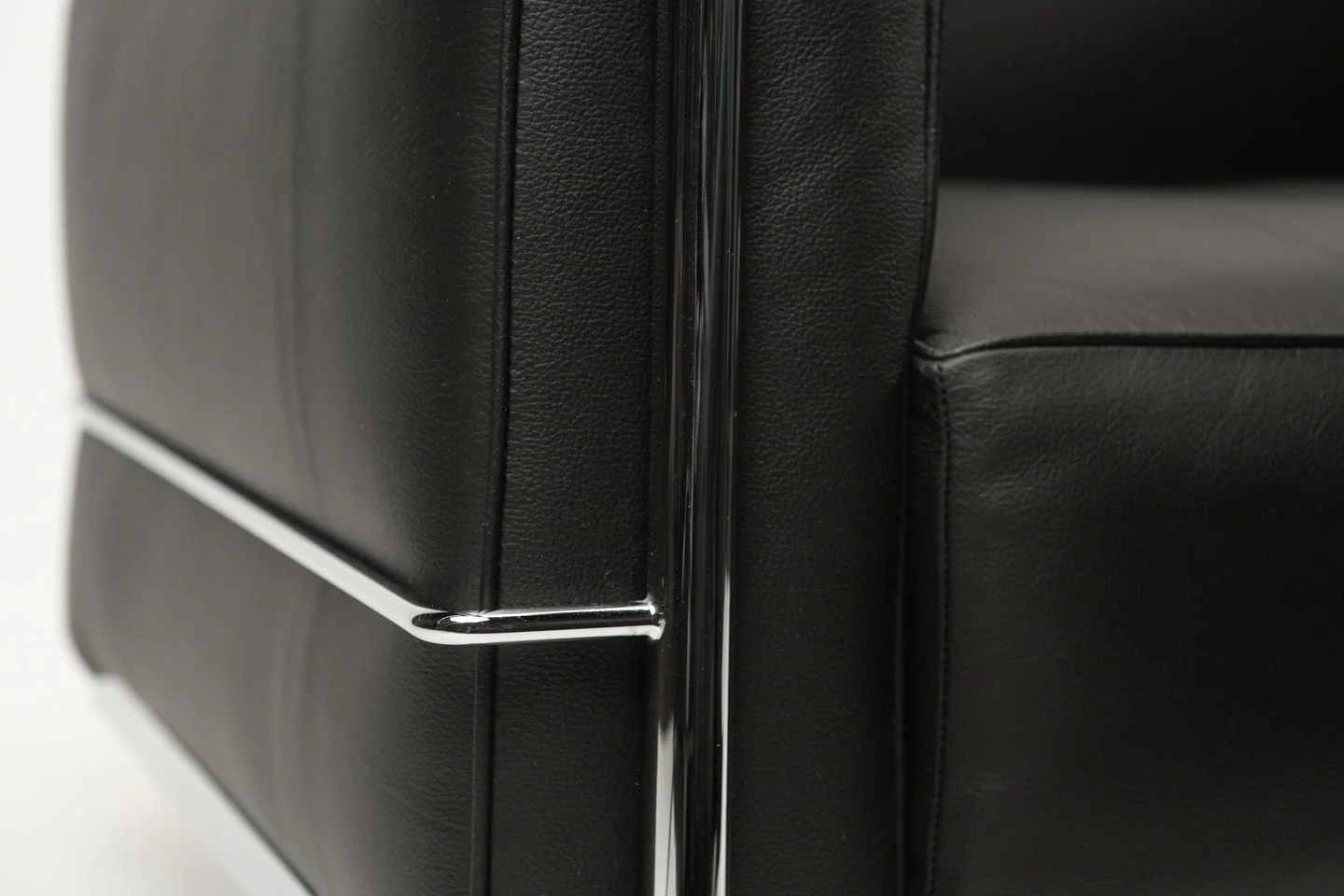 Le Corbusier Grand Confort Loveseat (LC3) - Image 3