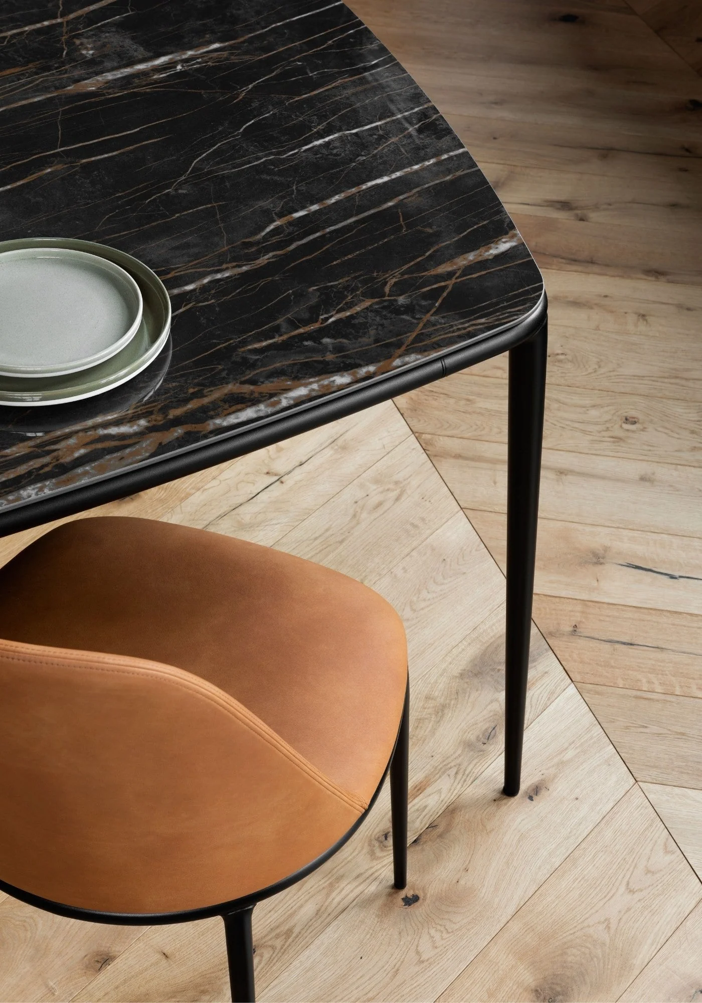 Lea Dining Table by Midj - Image 8