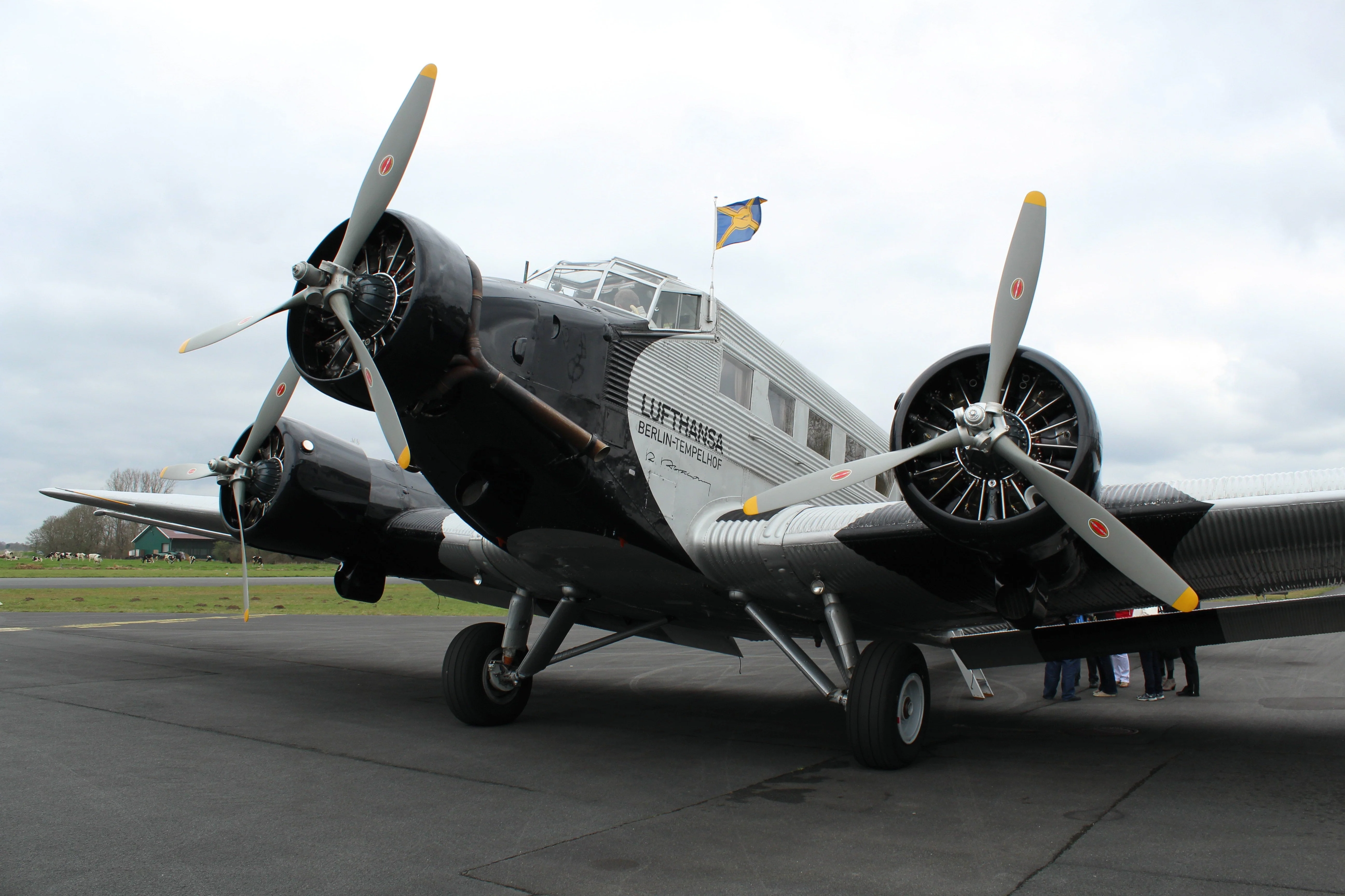 Lufthansa Ju 52 Airplane Trolley by Bordbar - Image 11
