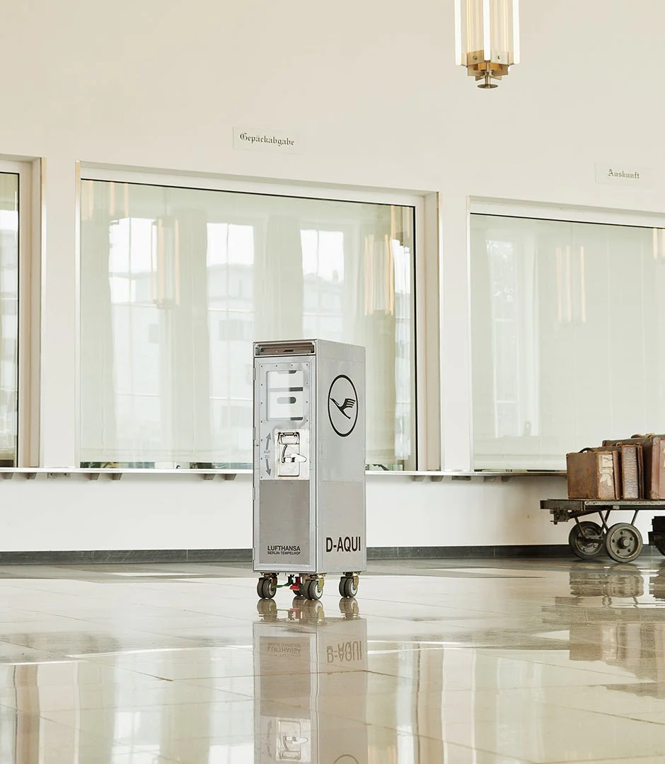 Lufthansa Ju 52 Airplane Trolley by Bordbar - Image 6