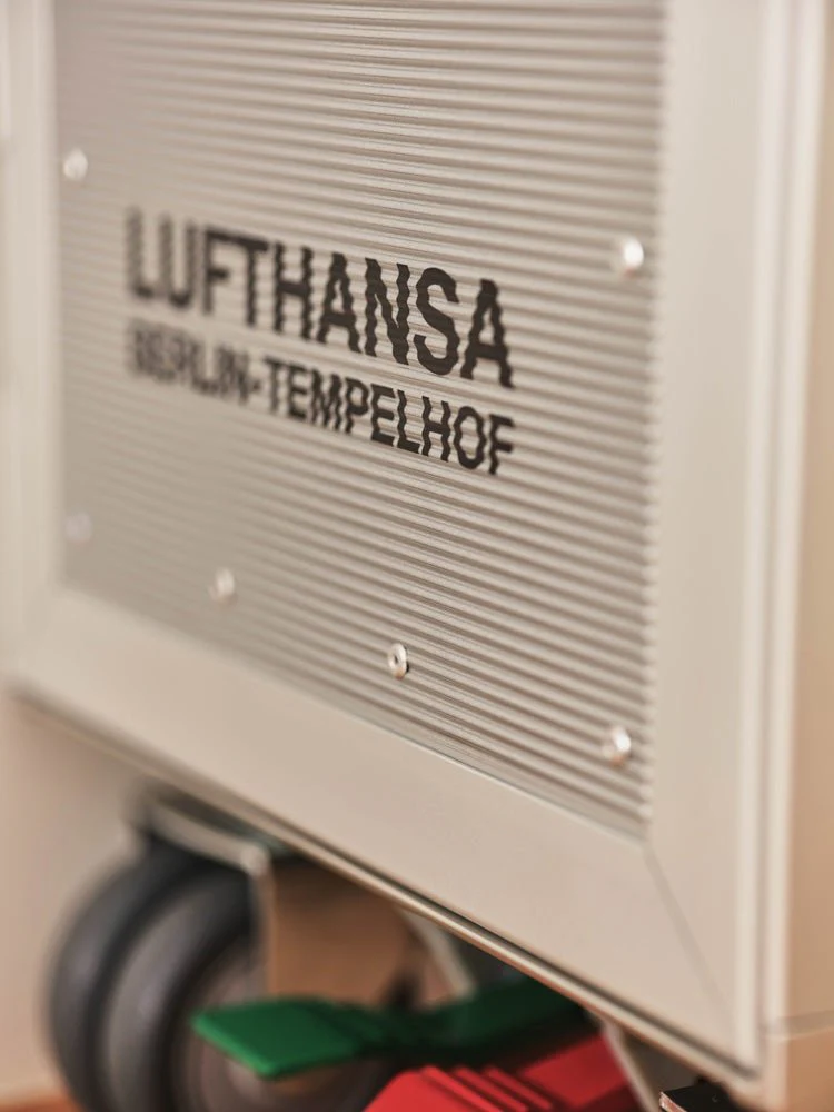 Lufthansa Ju 52 Airplane Trolley by Bordbar - Image 7