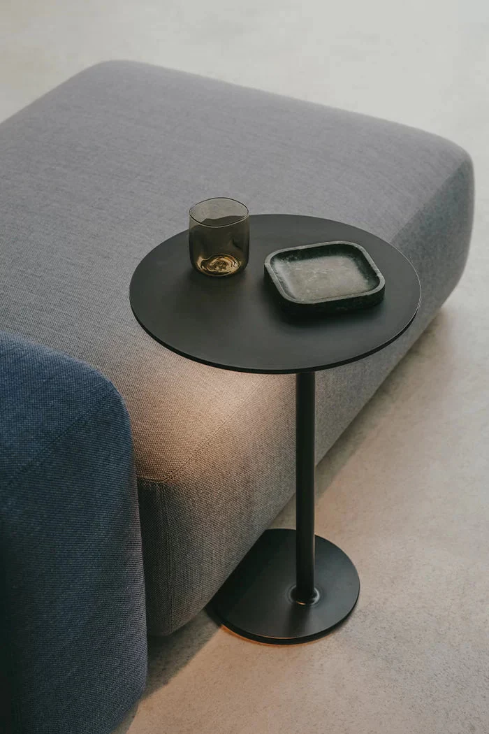 Lyt T86 Side Table with Wireless Recharging Station by Lapalma - Image 11