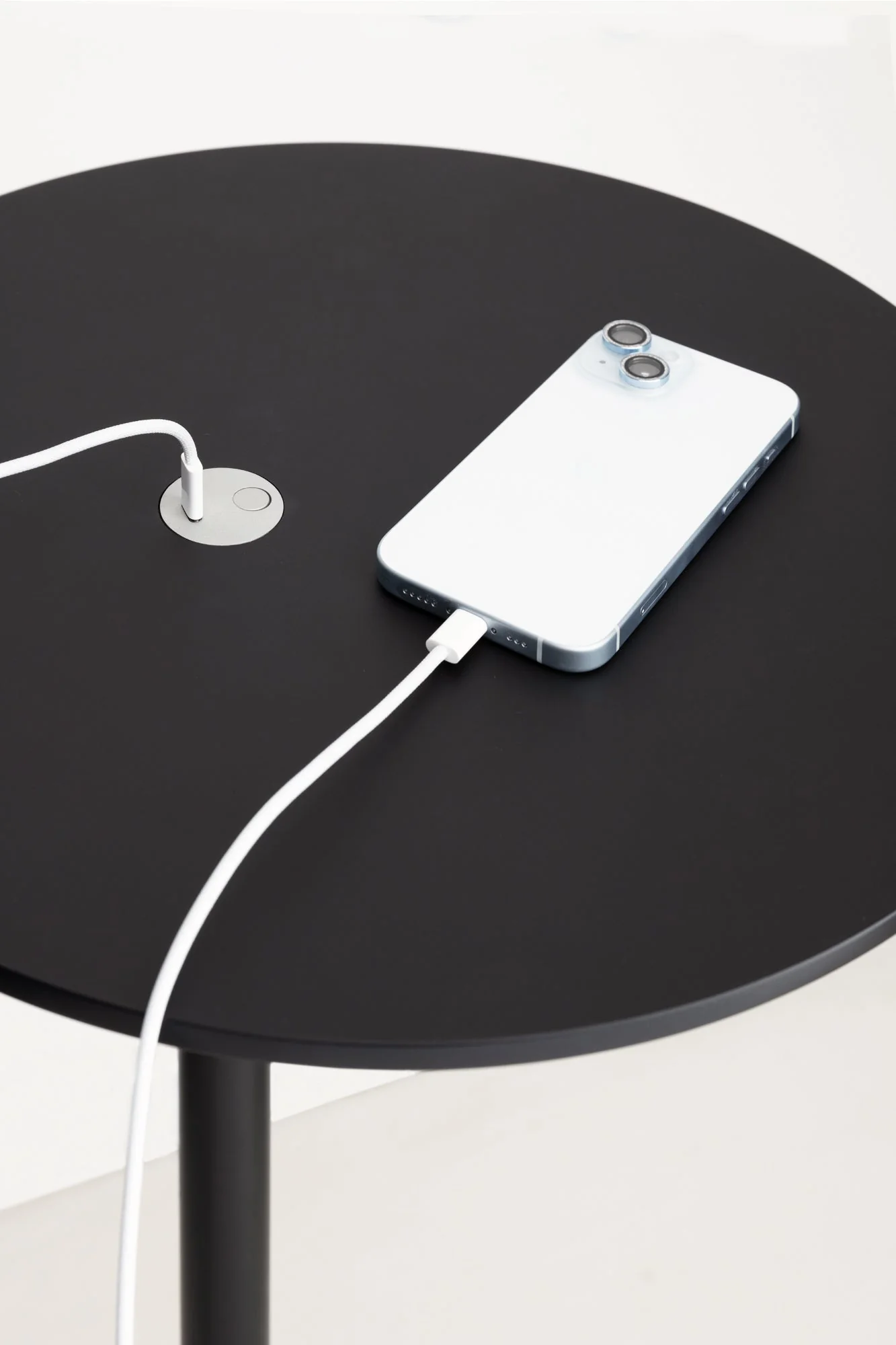 Lyt T86 Side Table with Wireless Recharging Station by Lapalma - Image 16