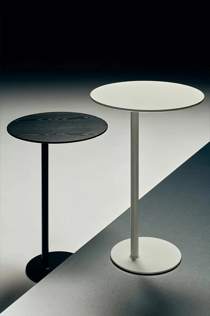Lyt T86 Side Table with Wireless Recharging Station by Lapalma - Image 4