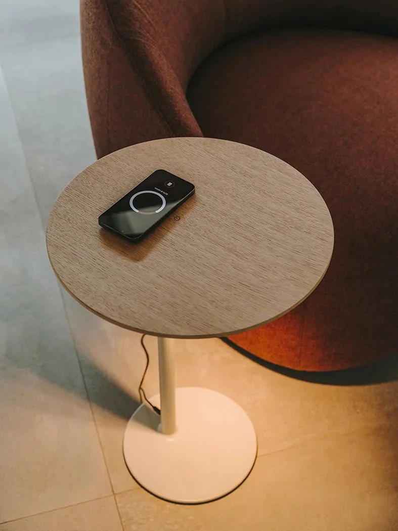 Lyt T86 Side Table with Wireless Recharging Station by Lapalma - Image 6