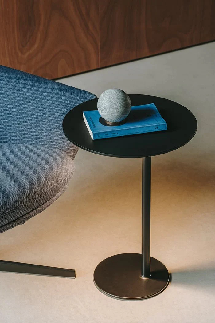 Lyt T86 Side Table with Wireless Recharging Station by Lapalma - Image 8