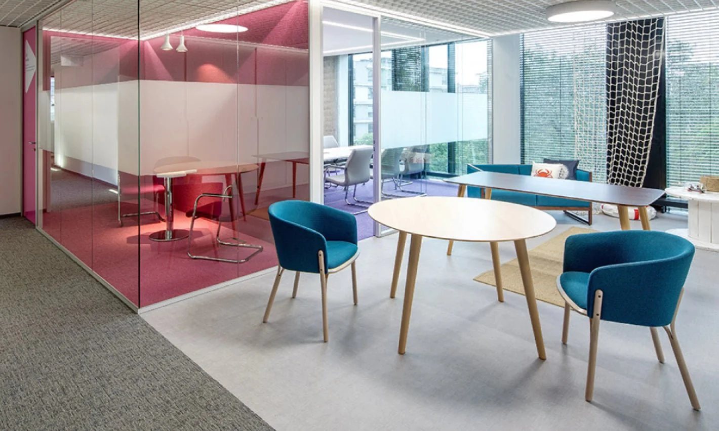 Malmo Dining Table by Ton - Image 16