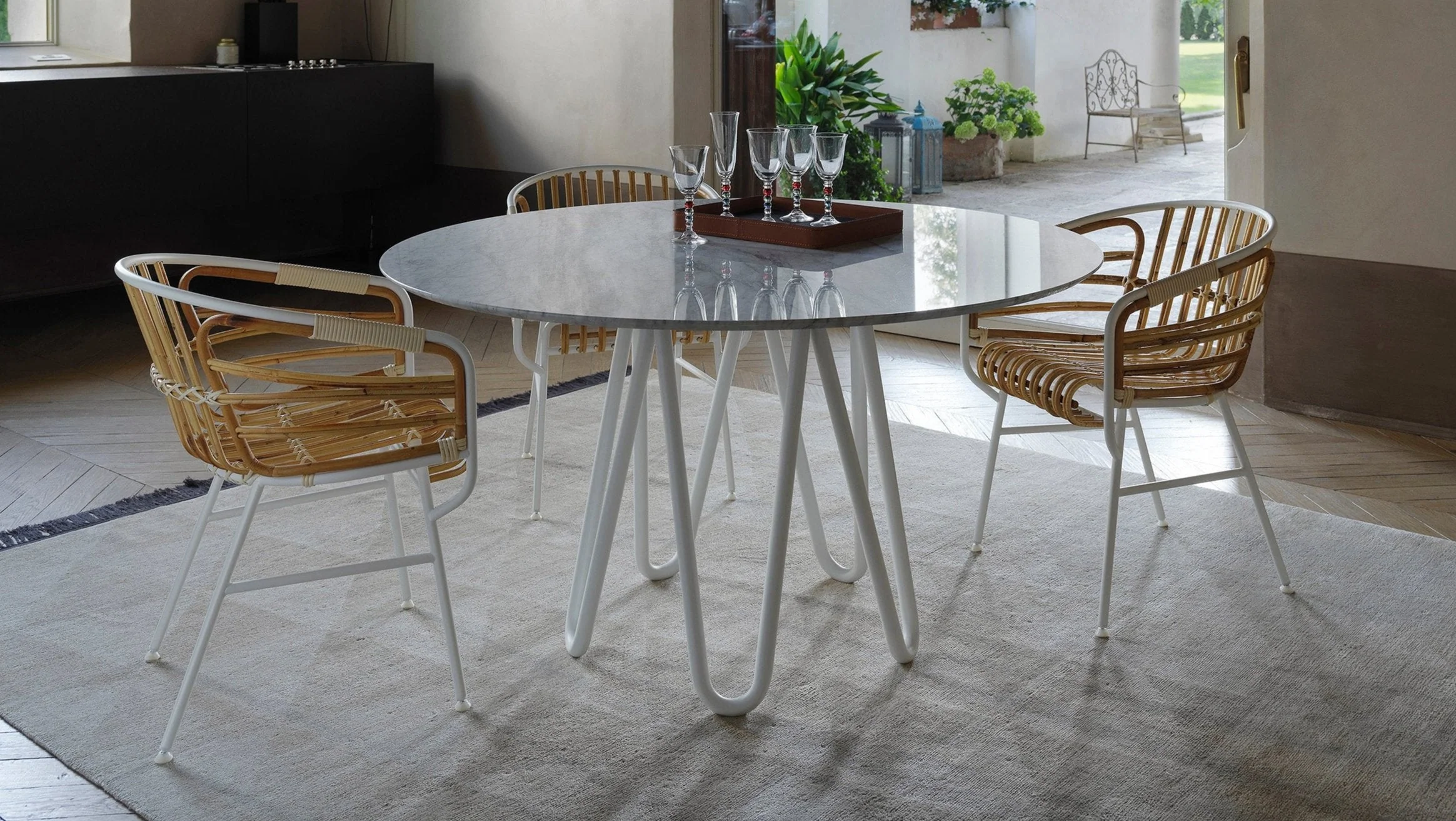 Meduse Dining Table by Casamania - Image 11