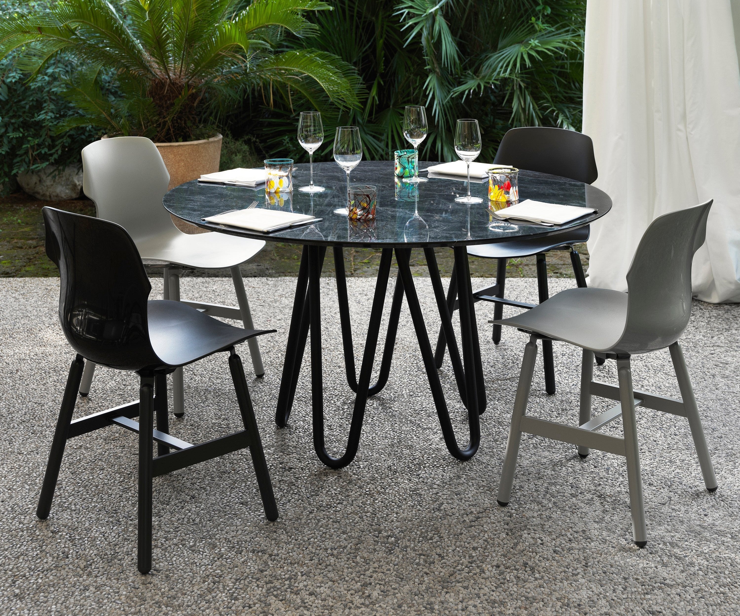 Meduse Dining Table by Casamania - Image 17