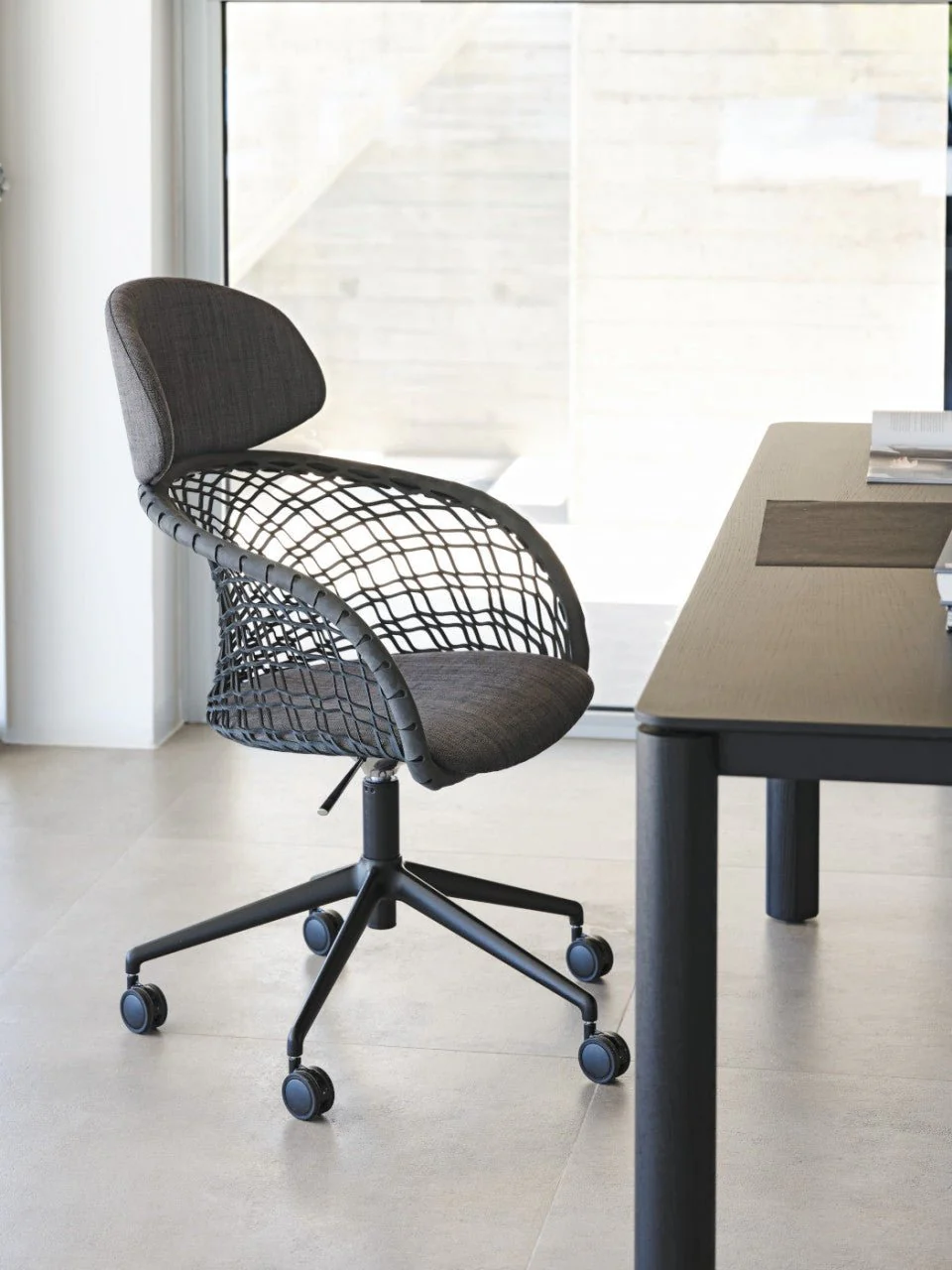 P47 DPA TS_CU Office Armchair by Midj - Image 2