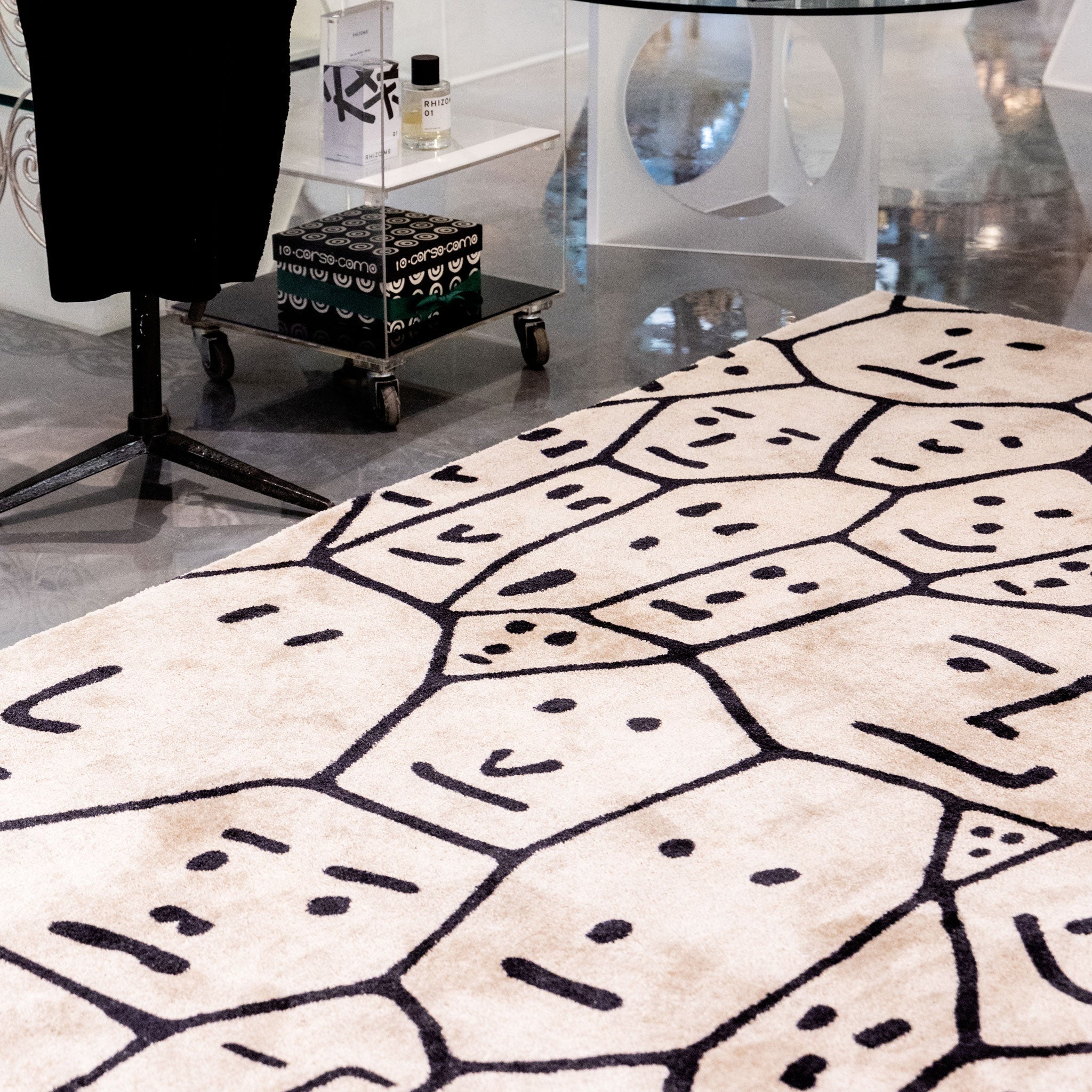 People 1 Carpet by Qeeboo - Image 6
