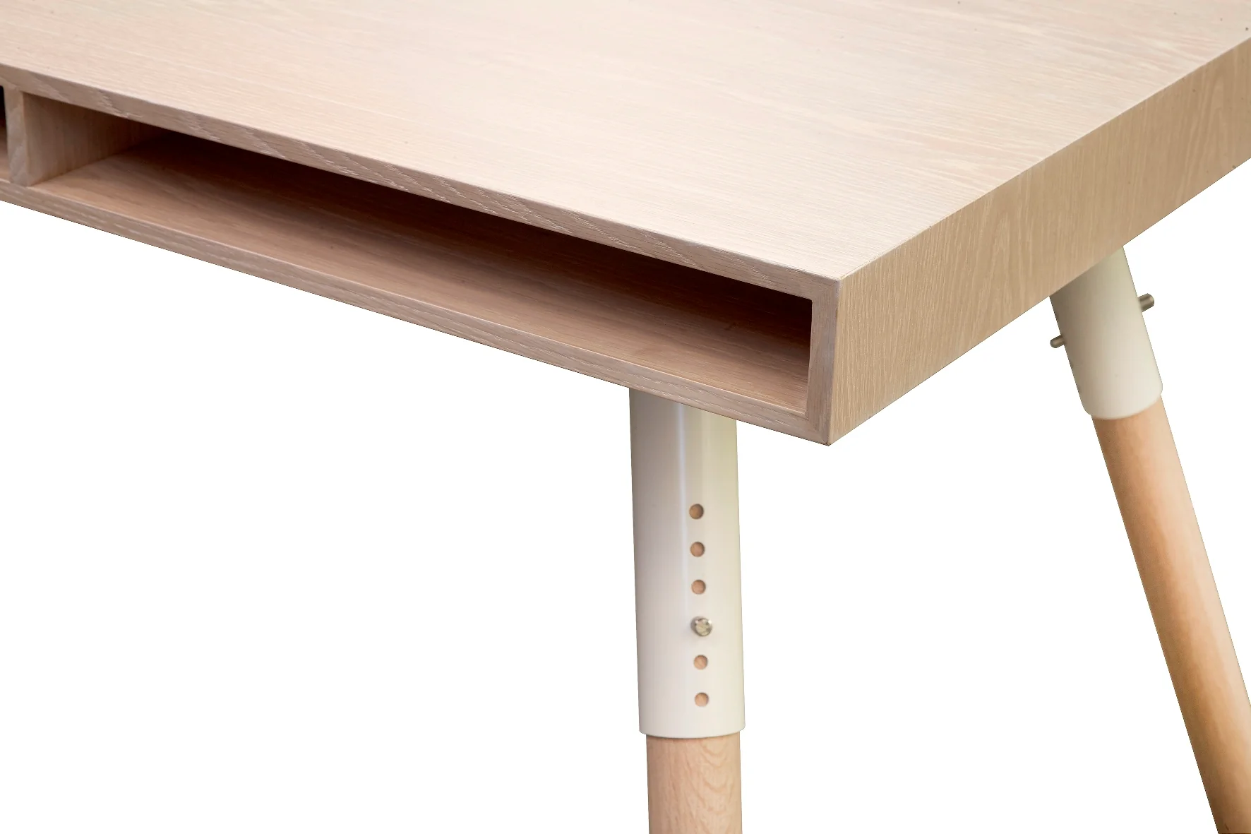 Phill Dining Table by Spectrum Design - Image 15