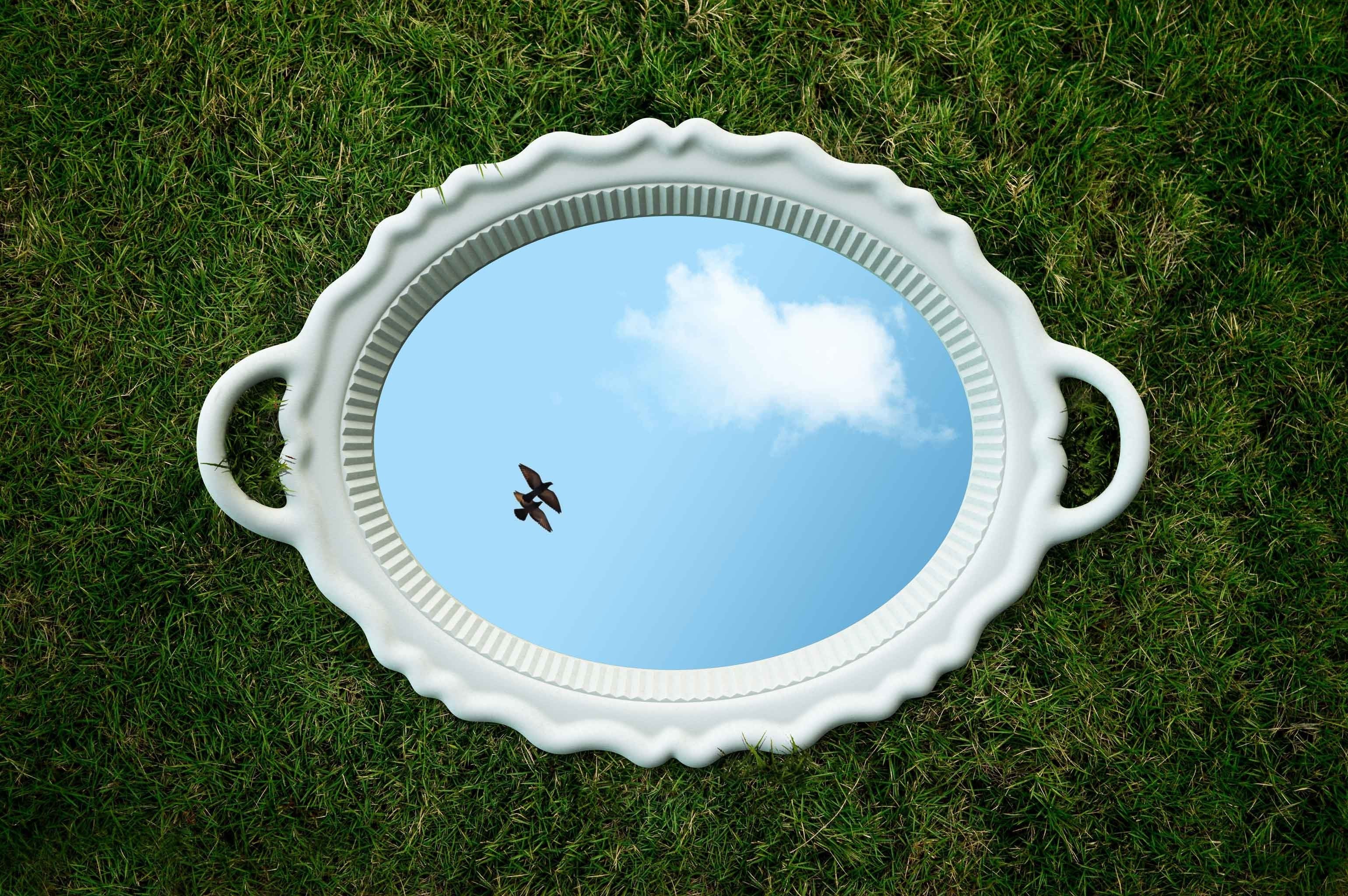 Plateau Miroir by Qeeboo - Image 7