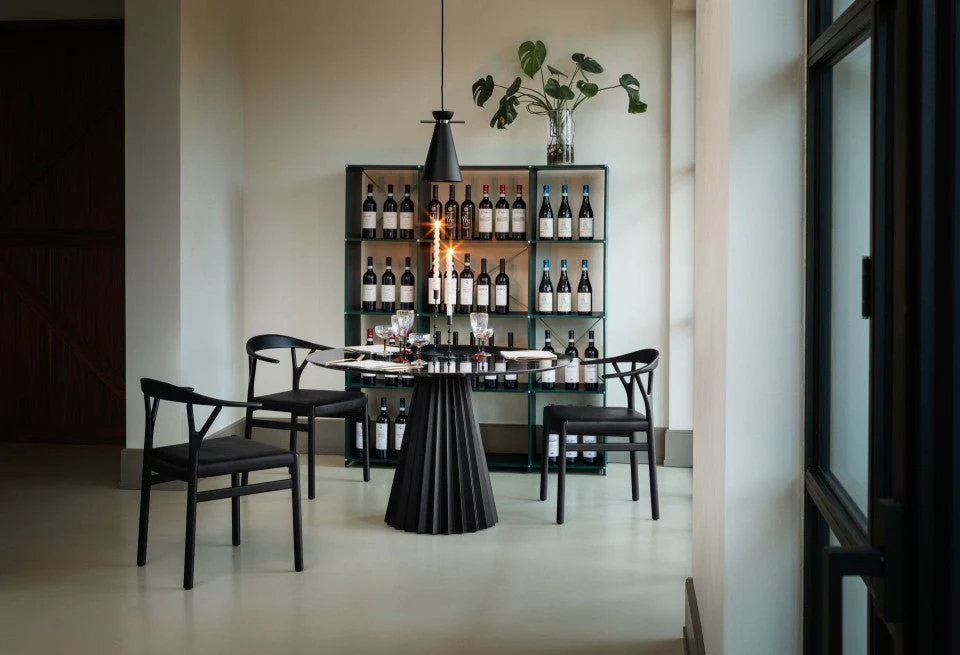 Plisse 40" Dining Table by Midj - Image 2