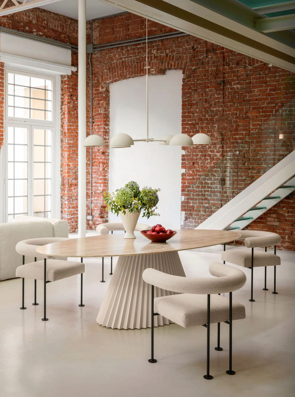 Plisse Elliptical Dining Table by Midj - Image 4