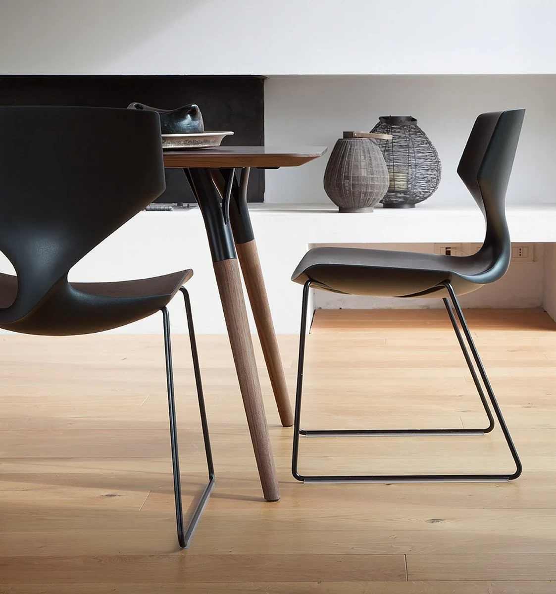 Quo Sled Base Chair (910.03) by Tonon - Image 3