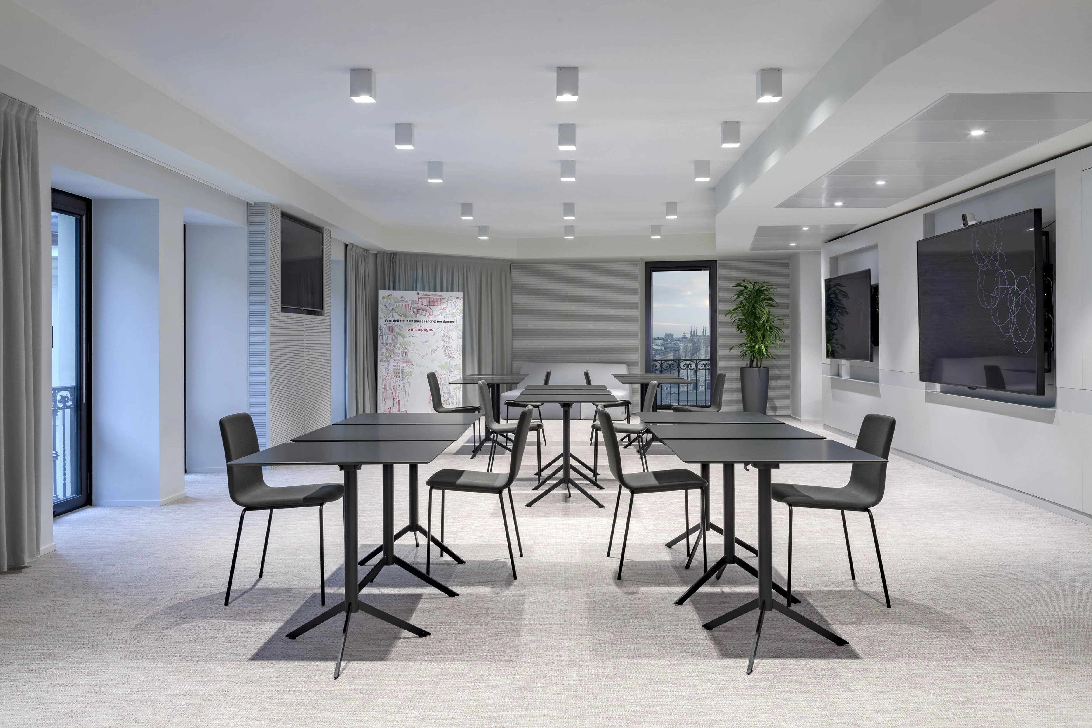 T4 Bistrot Foldable Table by Casamania - Image 15