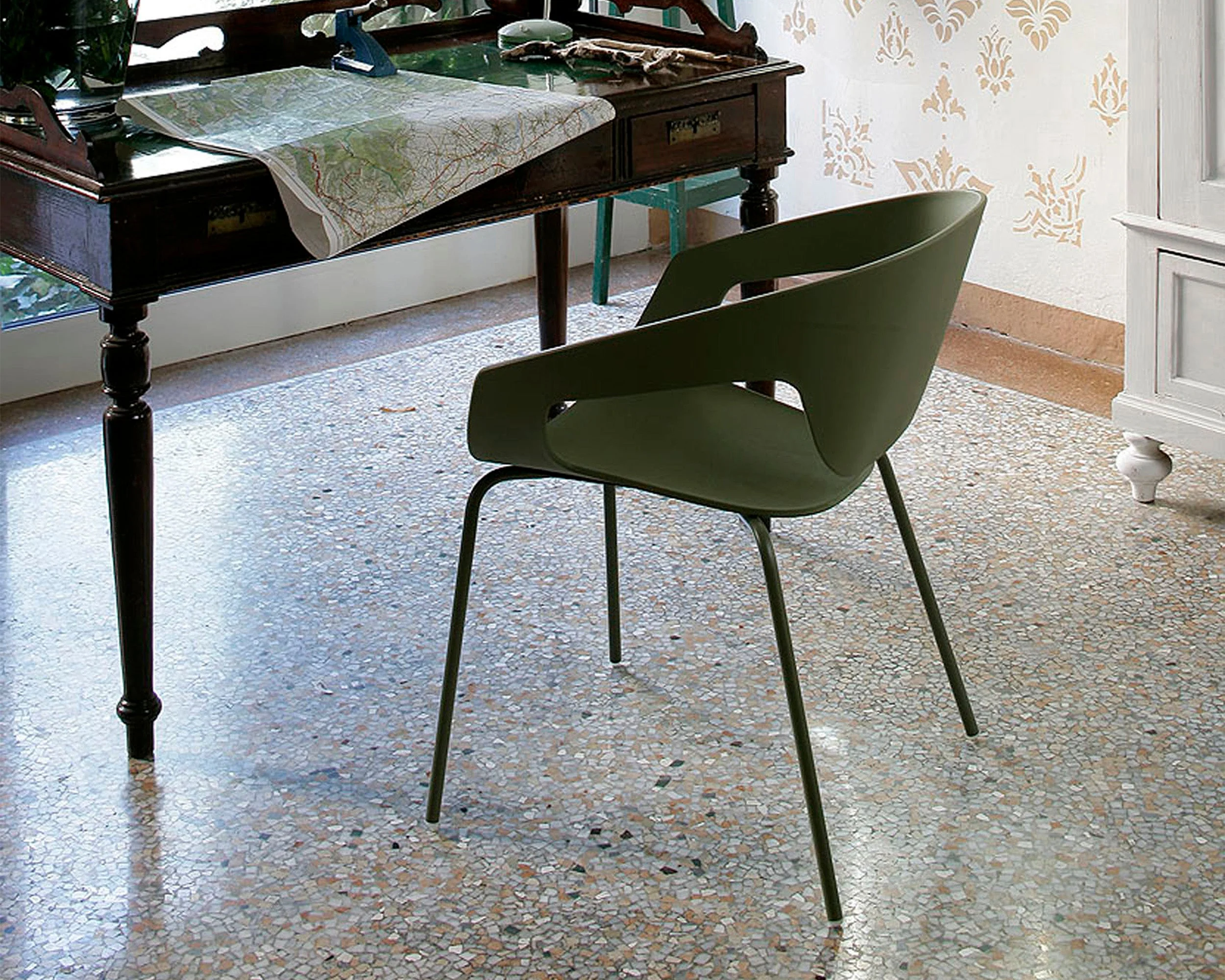 Vad Stackable Polypropylene Chair by Casamania - Image 10