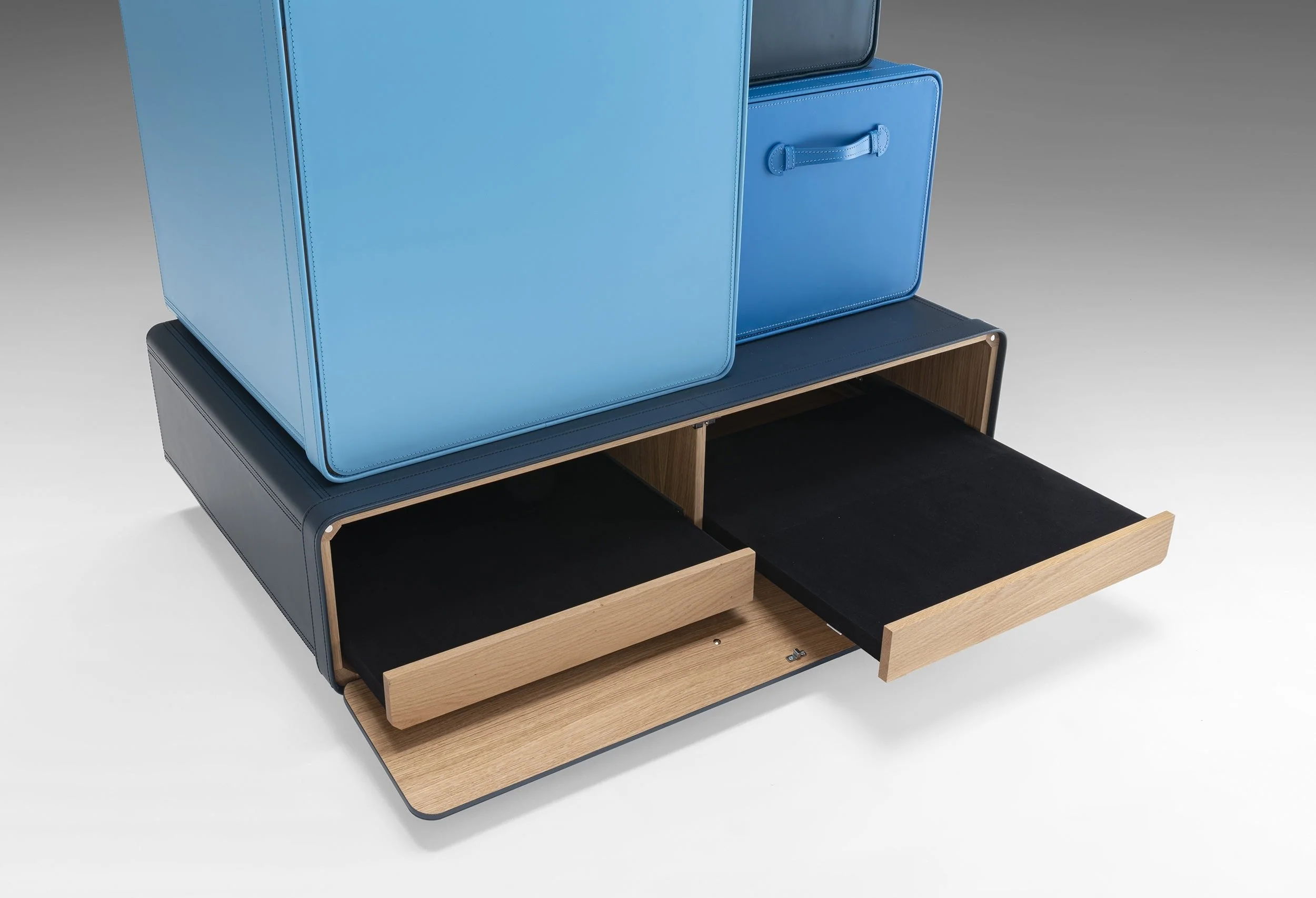 Valises Storage Closet by Casamania - Image 9