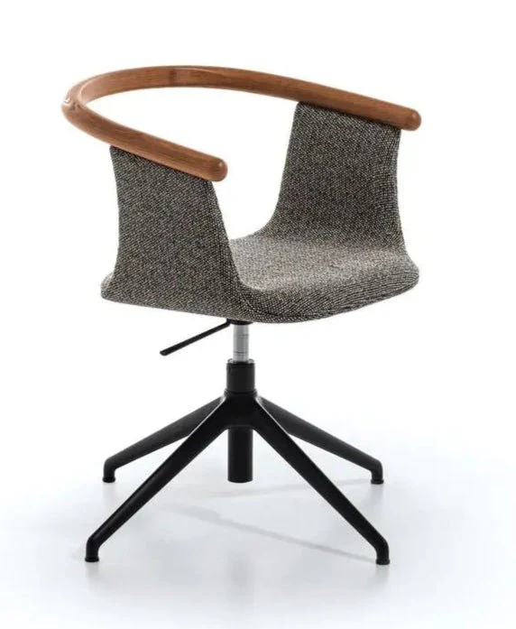 Yuumi Swivel Chair by Bross